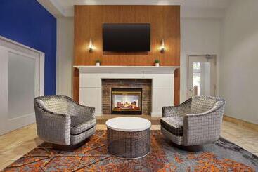 هتل Hilton Garden Inn New Orleans Convention Center