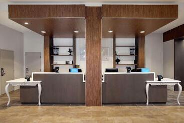هتل Hilton Garden Inn New Orleans Convention Center