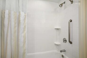 هتل Hilton Garden Inn Winstonsalem/hanes Mall
