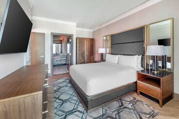هتل Suites At Elara Las Vegas Center Strip No Resort Fees