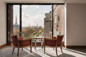 호텔 Hilton The Hague