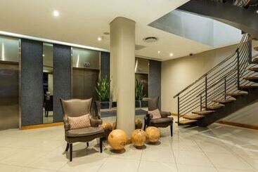 هتل Holiday Inn Express Cape Town City Centre, An Ihg