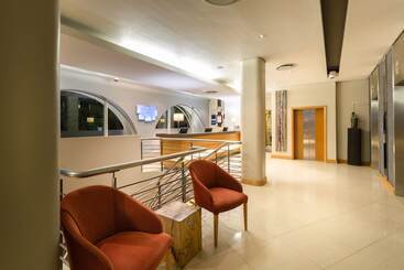 هتل Holiday Inn Express Cape Town City Centre, An Ihg