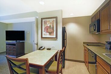 هتل Homewood Suites By Hilton Denver Int L Airport
