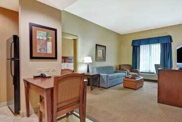 هتل Homewood Suites By Hilton Fayetteville