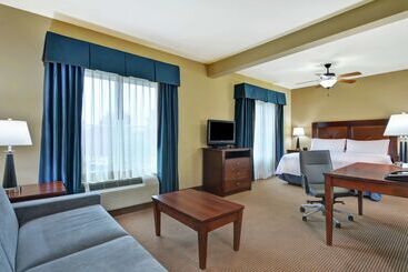 هتل Homewood Suites By Hilton Fayetteville