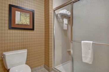 هتل Homewood Suites By Hilton Fayetteville