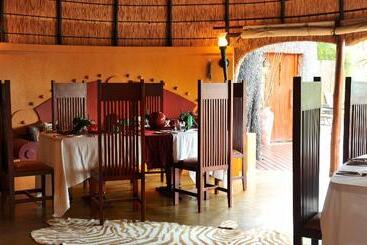 هتل Hoyo Hoyo Safari Lodge