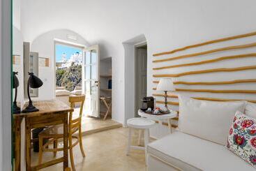 Iconic Santorini, A Boutique Cave Hotel By Sandglass