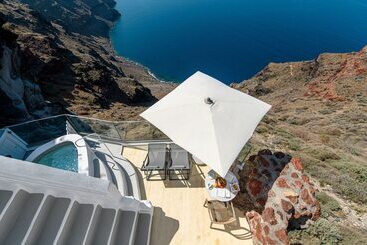 Iconic Santorini, A Boutique Cave Hotel By Sandglass