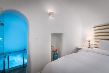 Iconic Santorini, A Boutique Cave Hotel By Sandglass