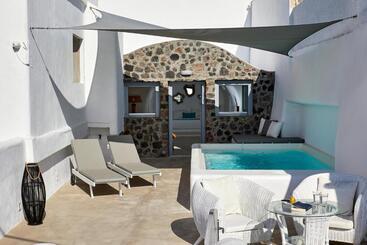 Iliovasilema Hotel & Suites