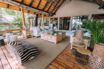 هتل Kuname River Lodge