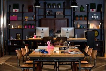 هتل Moxy Phoenix Tempe/asu Area