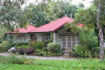هتل Muaklek Health Spa & Resort
