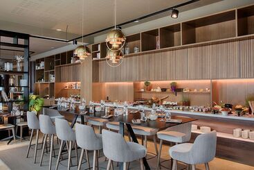 Otel NH Lyon Airport