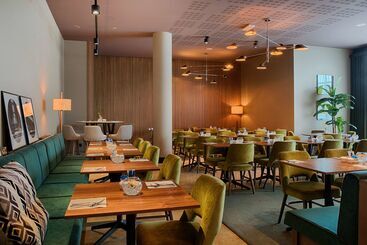 Otel NH Lyon Airport