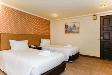 Parasol Inn Chiang Mai Old City Hotel   Sha Plus