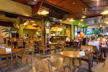 Parasol Inn Chiang Mai Old City Hotel Sha Plus