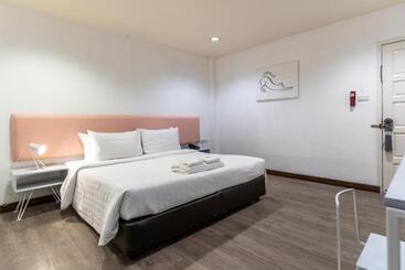 Parasol Inn Chiang Mai Old City Hotel   Sha Plus