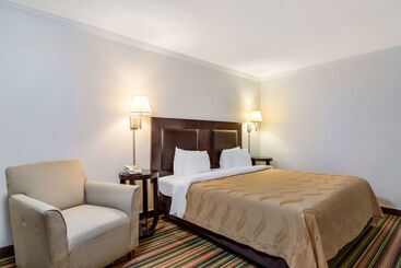 هتل Quality Inn