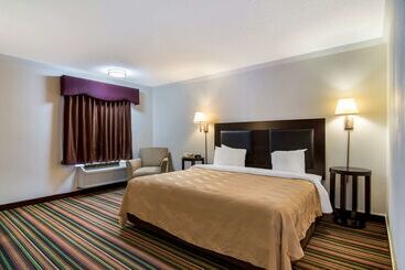 هتل Quality Inn