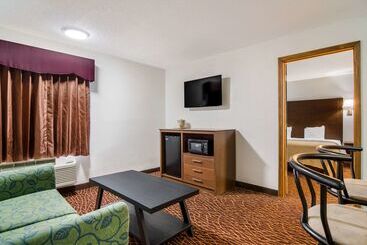 هتل Quality Inn