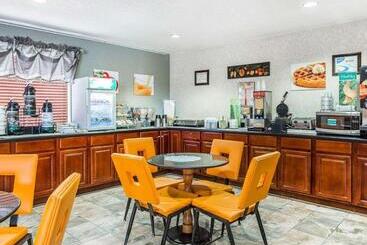 هتل Quality Inn