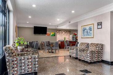 هتل Quality Inn