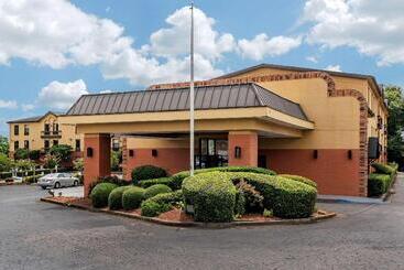 هتل Quality Inn