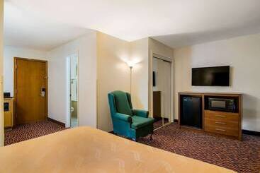 هتل Quality Inn
