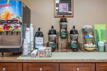 هتل Quality Inn Merchants Drive