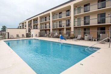 هتل Quality Inn Merchants Drive