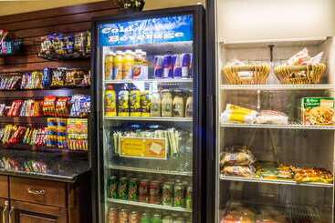هتل Quality Inn & Suites Airport North