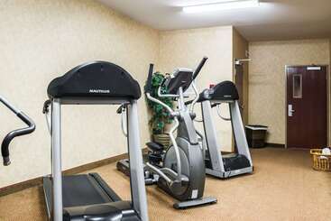 هتل Quality Inn & Suites Airport North