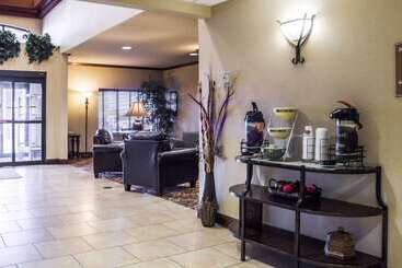 هتل Quality Inn & Suites Airport North