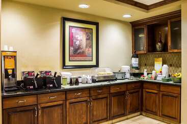 هتل Quality Inn & Suites Airport North