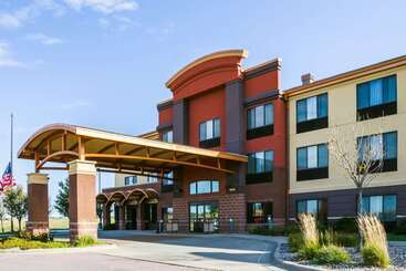 هتل Quality Inn & Suites Airport North