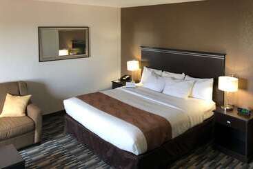 هتل Quality Inn & Suites Denver International Airport