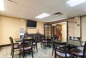 هتل Quality Inn And Suites Lafayette