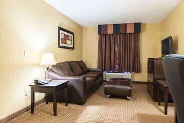 هتل Quality Inn And Suites Lafayette