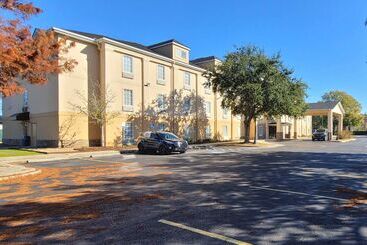 هتل Quality Inn And Suites Lafayette