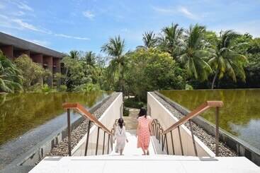 هتل Renaissance Phuket Resort & Spa