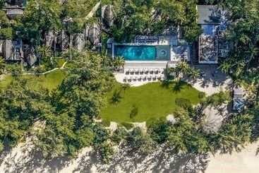 هتل Renaissance Phuket Resort & Spa