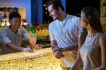 هتل Renaissance Phuket Resort & Spa