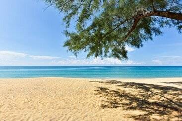 هتل Renaissance Phuket Resort & Spa