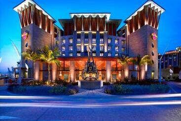 هتل Resorts World Sentosa