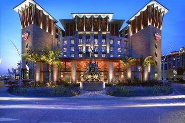 هتل Resorts World Sentosa