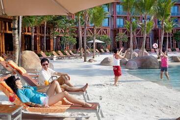 هتل Resorts World Sentosa