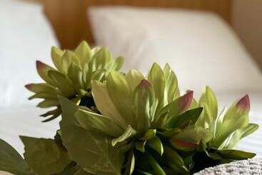 هتل Rooms At 1703
